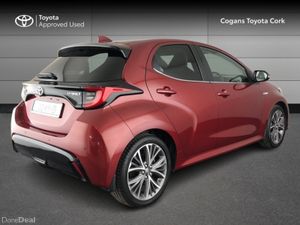 Toyota Yaris YARIS HYBRID PLATINUM - Image 2