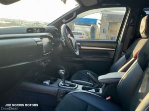 Toyota Hilux 2.4 Diesel 4WD DOUBLE CAB Z GR SPORT - Image 4