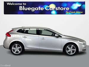 Volvo V40 D2 MOMENTUM AUTO**BLUETTOTH MEDIA**REVER - Image 3