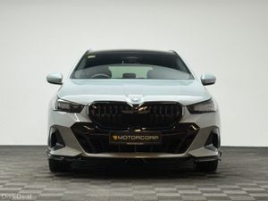 BMW 5-Series 530E M SPORT *PAN ROOF* - Image 2