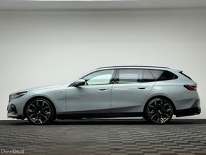 BMW 5-Series 530E M SPORT *PAN ROOF* - Image 4