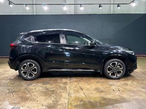 Honda Vezel HYBRID 1.5L AUTOMATIC - BLACK HALF LEA - Image 3