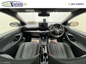 Toyota Yaris 1.5 HYBRID X Automatic, Reversing cam - Image 2