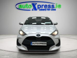 Toyota Yaris 1.5 HYBRID X Automatic, Reversing cam - Image 3