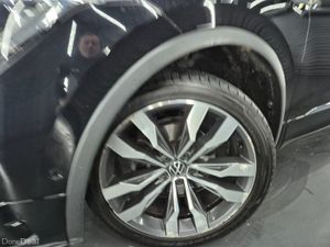 Volkswagen Tiguan R-LINE 7 SEATER 2.0 TDI AUTO - Image 3