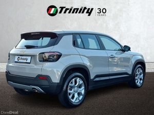 Jeep Avenger ** ALTITUDE ** 1.2 100 BHP ** TRINITY - Image 3