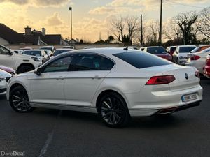211 VW PASSAT ELEGANCE ADVANCED 2.0TDI 190BHP AUTO - Image 3