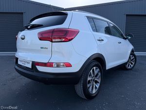 Kia Sportage 142’ LX ISG LOW KM/PANORAMIC SUNROOF - Image 4