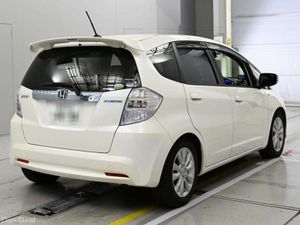 2013 Honda Fit 1.3 Hybrid Automatic - Image 3