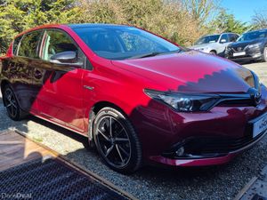 Toyota Auris 2018 - Image 2