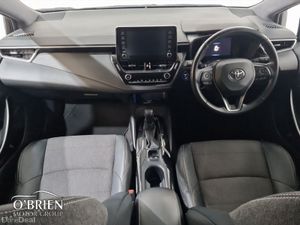 Toyota Corolla 1.8 Hybrid Luna Sport Hatchback - Image 2