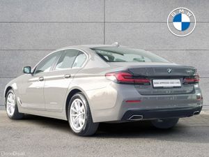 BMW 5-Series 520d SE Saloon - Image 2