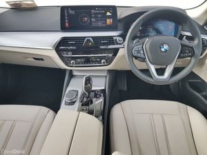 BMW 5-Series 520d SE Saloon - Image 4