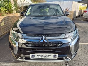 Mitsubishi Outlander 2.4 PHEV / INTENSE SAFETY PAC - Image 4