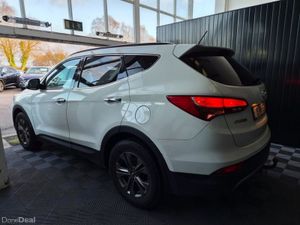 Hyundai Santa Fe 4WD Executive 4DR - Image 4