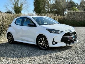 2023 Toyota Yaris 1.5 Hybrid Luna Automatic - Image 3