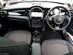 Mini Cooper Cooper Classic Auto - Image 4