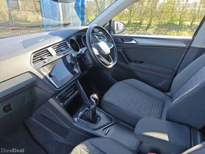Volkswagen Tiguan LIFE 2.0TDI 122HP MANUAL - Image 3