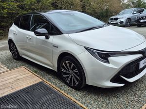Toyota Corolla Luna Sport 1.8 Petrol Hybrid - Image 2