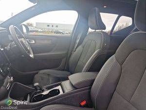 Volvo XC40 Fully Electric, 231hp Ultimate, Pan Sun - Image 3