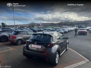 Toyota Yaris YARIS 1.5 HYBRID LUNA - Image 2