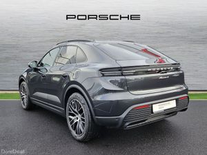 Porsche Macan 4 - Image 2