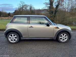 MINI 1.4 AUTO PETROL ⛽️ ONLY 65klms 👌 - Image 3