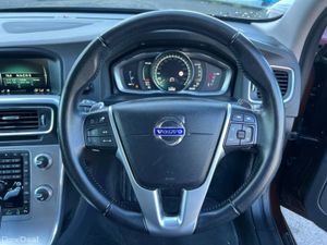 Volvo V60 D4 CROSS COUNTRY 2.0 D // LEATHER POWERE - Image 4