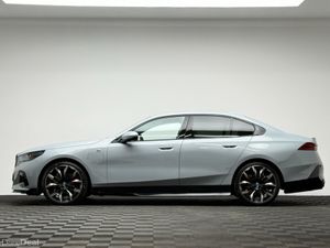 BMW 5-Series 550E M SPORT PRO XDRIVE - Image 4