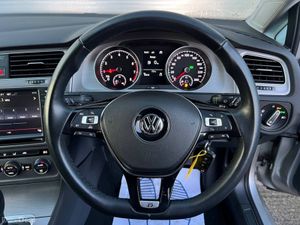 Volkswagen Golf R-LINE PACK 1.2 TSI // TINY MILEAG - Image 4