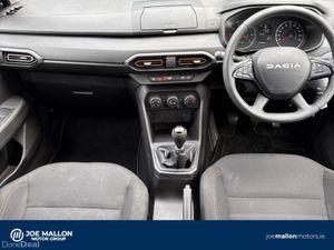 Dacia Sandero Stepway TCe 90 STEPWAY Essential - Image 4