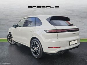 Porsche Cayenne E-Hybrid Black Edition - Image 3