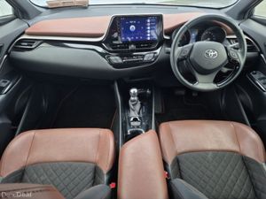 Toyota C-HR ** 1.8 HYBRID ** AUTO ** HUGE SPEC ** - Image 2