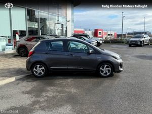 Toyota Yaris YARIS HYBRID LUXURY MC - Image 3