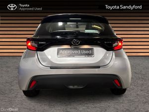 Toyota Yaris HYBRID LUNA // REAR CAMERA // TOYOTA - Image 4