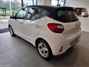Hyundai i10 DELUXE PLUS 2 TONE ROOF ** ONLY 2000 K - Image 3