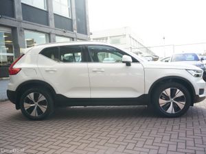 XC40 PHEV T4 197hp Insciption Exp AUTO - Image 3