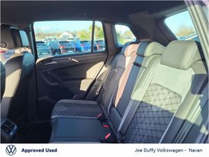 Volkswagen Tiguan R-LINE 1.4TSI PHEV 245HP AUTO - Image 4
