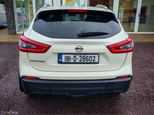 Nissan Qashqai 1.2 SV 18 4DR - Image 3