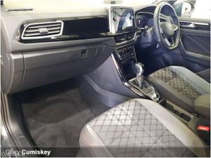 Volkswagen T-Roc R-Line | DSG | CAMERA | HEATED SE - Image 4