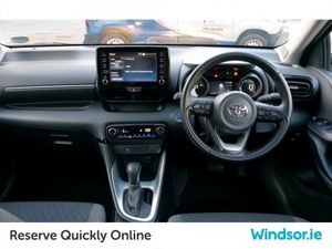 Toyota Yaris Yaris Hybrid Luna - Image 3