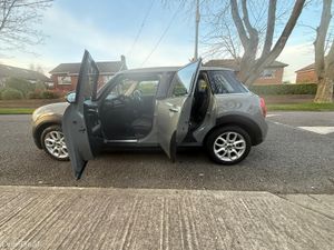 Mini Cooper AUTO, WARRANTY, FINANCE, VERY LOW KMS - Image 4