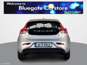 Volvo V40 D2 MOMENTUM AUTO**BLUETTOTH MEDIA**REVER - Image 4