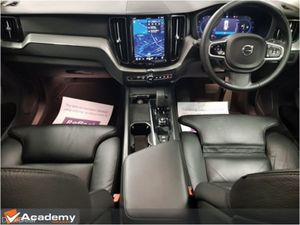 Volvo XC60 B4 Plus Dark 5DR Auto - Image 2