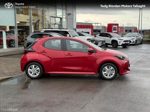 Toyota Yaris 1.5 HYBRID LUNA - Image 3