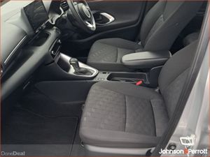 Toyota Yaris Yaris Hybrid Luna - Image 3