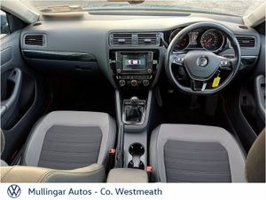 Volkswagen Jetta 2.0 TDI 110HP Highline - Image 3