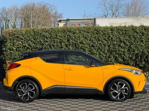 Toyota C-HR 1.8 HYBRID // 18" DIAMOND CUT ALLOYS / - Image 2
