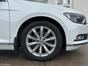 Volkswagen Passat HIGHLINE 1.6 TDI MANUAL 6SPEED F - Image 4