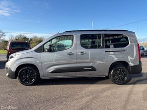 **Taxi Spec WAV 261 Citroen Berlingo Auto** - Image 3